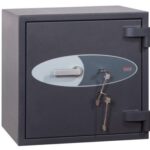 The Phoenix Safe Planet HS6071K is a high quality euro grade 4, £60,000 cash rated security safe. It is suitable to store up to £600,000 of jewellery or valuables, subject to insurer confirmation. This safe comes with ECB.S certification and UK insurance approval. Being the smallest in the Planet range and is 580mm with an 80 litre capacity and finished in graphite grey. This image shows the safe with its door closed. Perfect as a jeweller safe, retail safe or safe for the home, It is furnished with 2 with VdS class 2 key locks