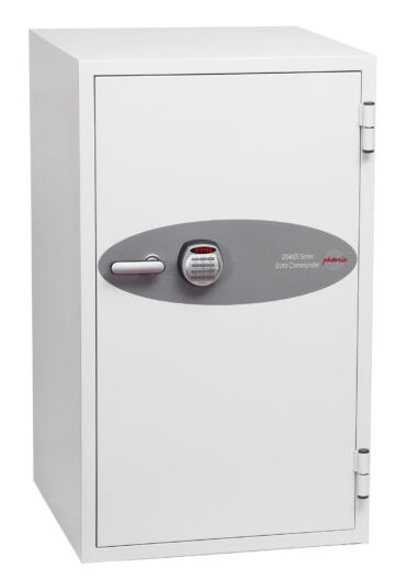 The Phoenix Safe Data Commander DS4621E isa data media fire safe and fire safe for the office. Designed to protect sensitive digital media and paper from the effects of fire. The Data commander DS4621E comes with an advanced electronic code lock.