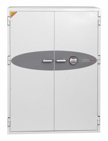 The double door large Phoenix safe data commander ds4623e is a data media fire safe for the office that's designed to protect data media and documents from the effects of a serious fire. Supplied with pull out tray storage for all forms of digital media, and fitted with an advanced electronic code lock.