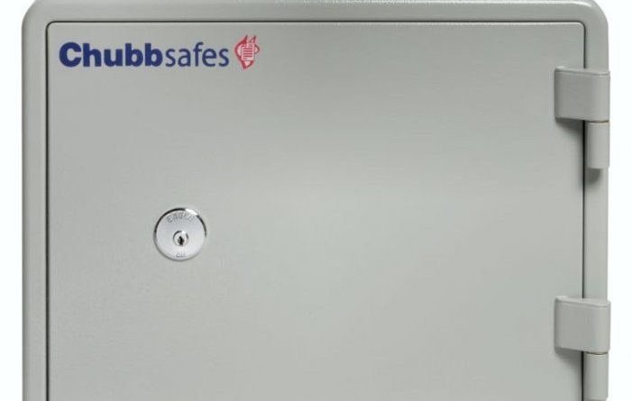 The Chubbsafe Executive 25k is a £1000 cash rated fire safe and security safe for the home. Its a popular sized one hour certified security safe that comes with a cylinder key lock to open and lock., and it is also available with an electronic code lock.