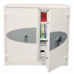 The Phoenixsafe Fire Commander Pro FS1921E fire safe is also £4000 o/n cash rated. It comes with a durable electronic code lock.