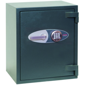 The Phoenix Safe Mercury HS2052E is a euro grade 2 security safe and safe for the home that has a £17,500 cash rating or is suitable to store up to £175,000 of jewellery. It comes with a quality with electronic lock