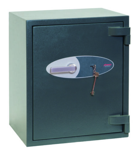 This Phoenix Safe Mercury HS2052K is a euro grade 2 security safe ,retail safe and safe for the home. Insurance approves to store up to £175,000 of jewellery, plus, it has a 30 minute fire protection for paper records. Finished in a graphite grey durable paint, its size of 650mm tall make this a good office safe. This image shows the safe with its door closed and featuring its high security key lock.