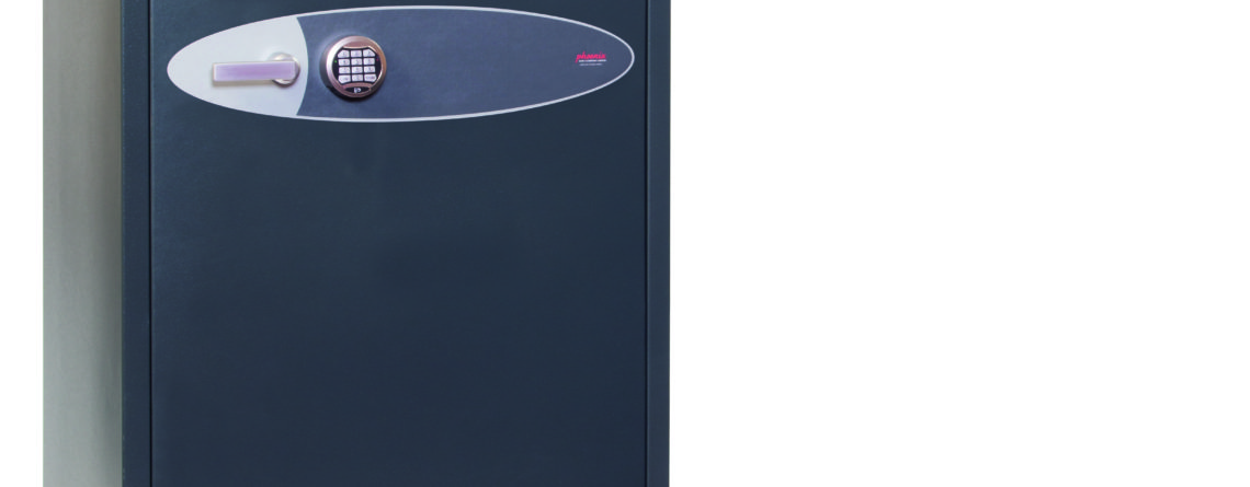 This 1630mm tall Phoenix Safe Mercury HS2055E is a euro grade 2 jeweller safe or commercial safe. Its the largest in this range with a 330 litre capacity and 4 shelves. Fitted with a high security VdS Class 2 electronic lock