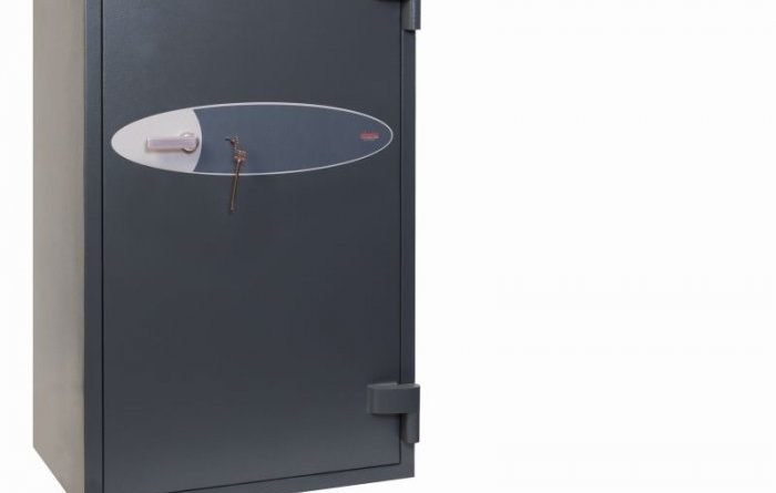 This Phoenix Safe Mercury HS2055K is a euro grade 2 security safe that is used as a retail safe, commercial safe and jewellers safe. Its image shows a graphite grey 1630 tall security safe. It comes ECB.S certified and UK insurance approved to hold £17,500 of cash or up to £175,000 in valuables. This comes furnished with a high security key lock with 2 keys.