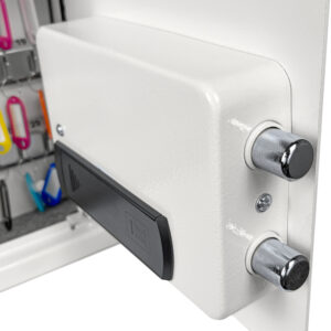 Close up image of the Cygnus KS0031E bolt work and easy change battery storage.