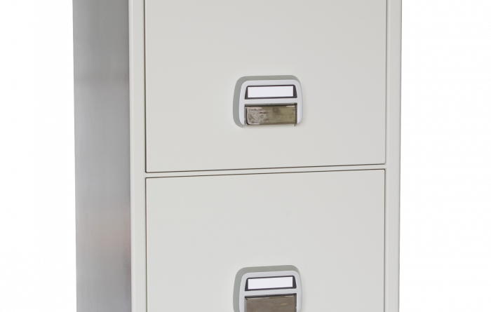The De Raat DRS Protector SF-680-4DK is a four drawer Fire resistant filing cabinet with 90minutes protection for paper records. It is a good quality office fire filer with good storage capacity. This model comes with a quality key lock with 2 keys.