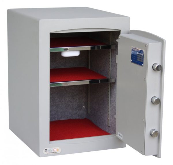 Making a perfect security safe for the home, this Securikey Mini Vault S2 2K is a popular sized safe for use as an office safe. £4000 rated and suitable for up to £40,000 of jewellery storage.