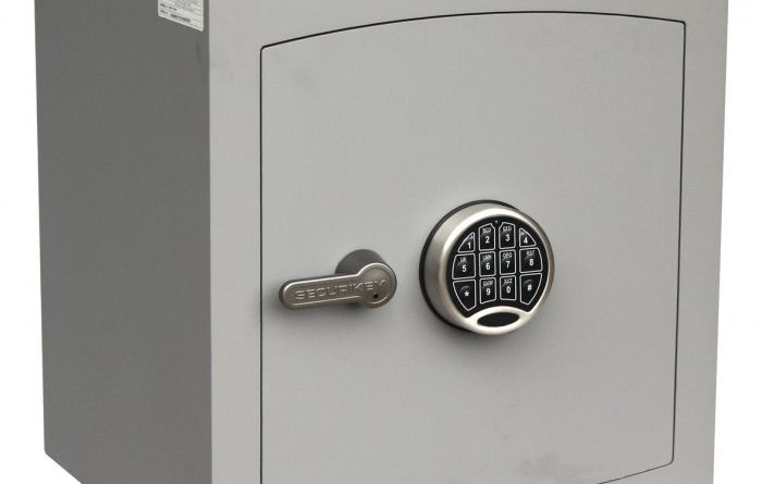 The Securikey mini vault silver size 3e is a security safe for the home or office safe with electronic lock