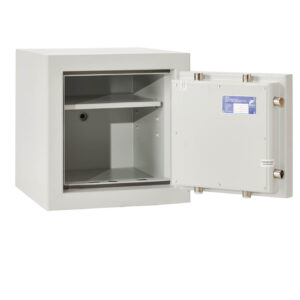 Shown with door wide open, the De Raat Prisma Grade 2 size 1e lets you access your contents fully. This is a good security safe for the home.