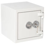 This De Raats Prisma Grade 2 size 1K with key lock is a security safe for the home, Commercial safe or office safe that is a euro grade 2 safe to store up to £175,000 of jewellery. It is £17.500 rated.