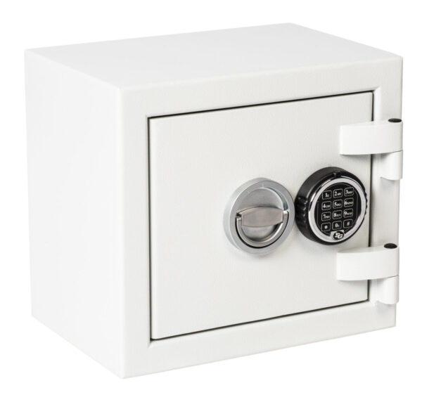 The De Raat Prisma Grade 2 size 0e offers £17,500 o/n rating in this quality safe for thehome with electronic code lock.