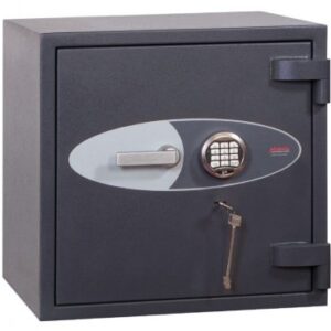 The Phoenix safe Planet HS6071E is a euro grade 4 security safe that is used as a retail safe, jeweller safe or as a commercial safe. These are brilliant as a safe for the home too!. Smallest in the range it is ready prepared for base and rear fixing. Its also tested and approved by ECB.S and insurance approved by the AiS. This is ready fitted with 1 electronic lock and key lock.