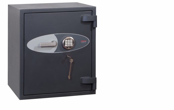 This phoenix safe planet hs6072e is a euro grade 4 security safe that is perfect as a commercial safe, jeweller safe or even a domestic high security safe. If is supplied with electronic and key locking.