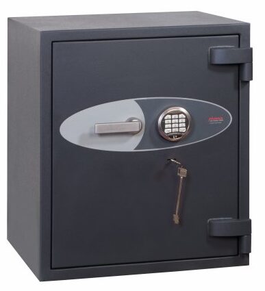 This phoenix safe planet hs6072e is a euro grade 4 security safe that is perfect as a commercial safe, jeweller safe or even a domestic high security safe. If is supplied with electronic and key locking.