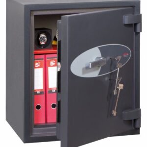 This Phoenix safe planet HS6072K is a high quality euro grade 4 security safe. It is £60,000 rated and suitable to store up to £600,000 of jewellery. (Subject to insurer recommendations). This can be used as a jeweller safe, retail safe or even a safe for the home. The image shows the safe closed, finished in a graphite grey and furnished with twin high security key locks.