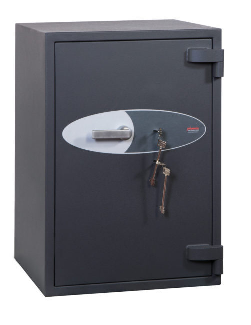 The Phoenix safe planet hs6074k is a high quality euro grade 4 security safe that is tested and approved to hold cash of £60,000 and jewellery of up to £600,000. Classed as use as a commercial safe, retailer safe or even as a safe for the home. It's also fire tested for paper records, thus making this safe highly desirable. It comes with ECB.S test house certification, and is approved by the UK insurance. It is 850mm tall by 580mm wide and hinged on the right, There is a good sized handle to open its bolts once you have unlocked both key locks.