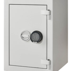The De Raat Prisma Grade 2 size 2e is a Euro Grade 2 safe with £17,500 cash rating. Its a suitable safe for the home or business safe. This comes with a Stellar multi user digital code lock.