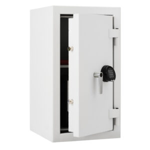 De Raat Grade 3 size 3e security safe with door ajar. Shows superior locking bolts.