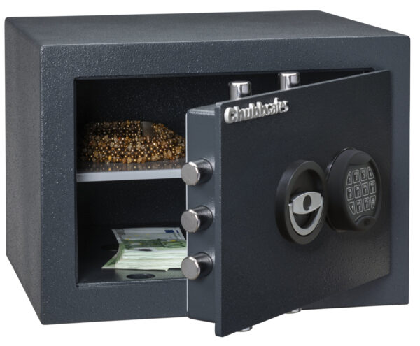 Chubbsafes zeta euro grade 1 office safe with 3 way locking bolts.