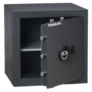 3 way locking bolts are evident on this euro grade 1 zeta size 40k security safe. It comes with a high security key lock.