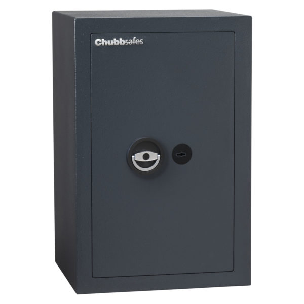 Chubbsafes Zeta Grade 1 size 65 with door closed, making a great quality security safe for the home or office safe.