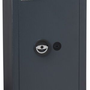 Chubbsafes Zeta Grade 1 size 65 with door closed, making a great quality security safe for the home or office safe.