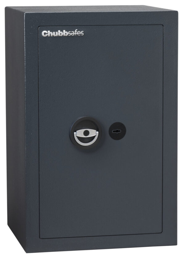 Chubbsafes Zeta Grade 1 size 65 with door closed, making a great quality security safe for the home or office safe.