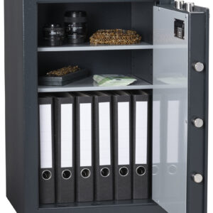 Zeta euro grade 1 size 65k commercial safe shows 3 way locking bolts on its door and suggested storage.