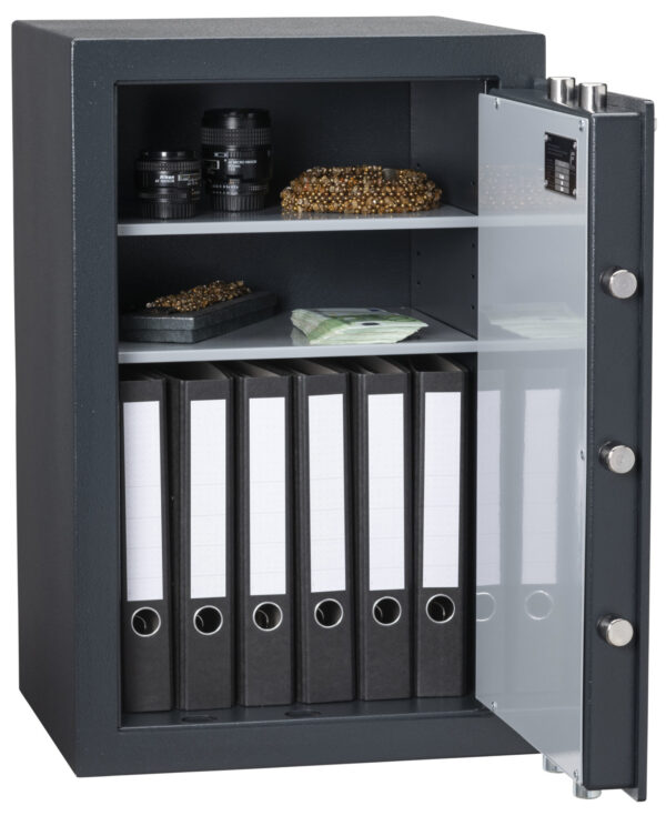 Zeta euro grade 1 size 65k commercial safe shows 3 way locking bolts on its door and suggested storage.