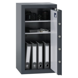 Shown open and supplied with 2 shelves, this zeta grade 1 size 80k is a great commercial safe that is also a security safe for the home.