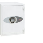This Phoenix Safe Fortress Pro SS1443Eis ideal as an office safe or safe for the home. It comes with a multi user electronic code lock.