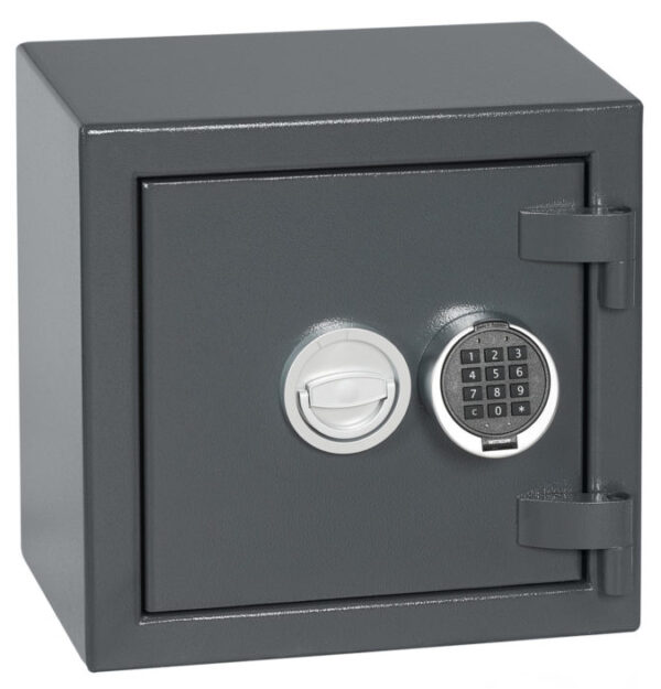 The Keysecure victor grade 1 size 1e is a high quality security safe for the home, that is also an office safe or commercial safe. It comes fitted with an electronic combination lock.