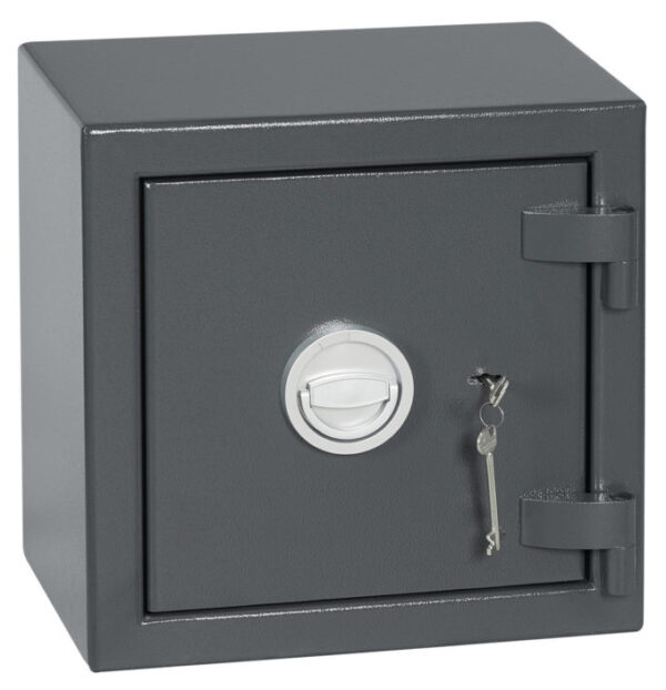 KeySecure Victor Grade 1 size 1k is a Euro Grade 1, £10,000 insurance approved security safe for the home, commercial safe and office safe. It is an AiS insurance approved safe that comes with free delivery, or with an add on low cost professional installation. This comes with a reliable double bitted keylock and 2 keys.