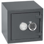 the keysecure victor grade 1 size 2e is a euro grade 1 £10,000 rated insurance approved security safe for the home, office safe and commercial safe. Fitted with a reliable electronic lock with easy to change battery in its keypad. This size is also available with key lock option.