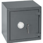 The Keysecure Victor grade 1 3 k is a euro grade 1 security safe for the home, or office safe with £10,000 over night rating. It is suitable to store up to £100,000 of valuables. It comes approved by the insurer and features a key lock with 2 keys.
