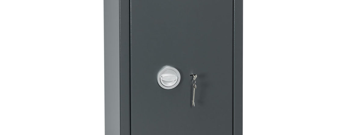 The KeySecure Victor grade 1 6 is a quality security safe for the home, office safe or retailer safe with £10,000cash rating for up to £100,000 of valuables. It comes with a a secure key lock.