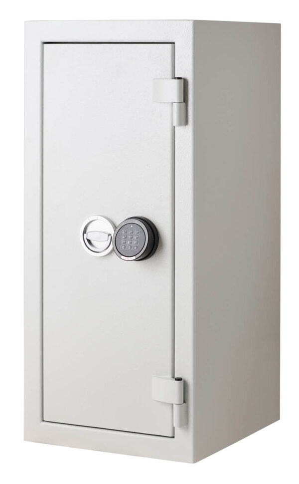De Raat Prism Grade 2 size 4e security safe. £17,500 rated and suitable as a safe for the home or office safe with electronic combination code lock.