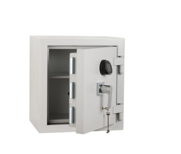 De Raat Prisma Grade 5 0ke with door open showing impressive bolts.