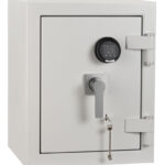 De Raat DRS Prisma Grade 5 size 1ke retailer safe with key and electronic locks. This is a low cost quality commercial security safe