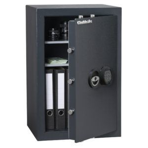 Chubbsafes zeta size 65e grade 0 security safe with door open showing 3 way locking bolt work.
