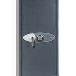 This Phoenix Safe GS8020 Series Rigel GS8023EGun safe for 8 guns is fitted with a high security VdS Class II electronic lock.