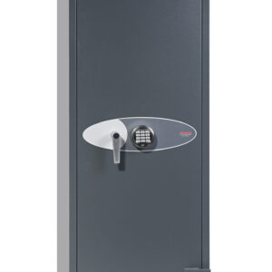 This Phoenix Safe GS8020 Series Rigel GS8023EGun safe for 8 guns is fitted with a high security VdS Class II electronic lock.