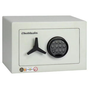 The Chubbsafes HomeVault S2 15EL is a £4000 rated high quality safe for the home, or office safe that comes with an electronic code lock to open its door. This image shows the safe door closed and in the locked position. There are internal hinges, giving the outer shell of the safe a smooth touch. And once bolted into position, makes this a hard safe to remove. Being the smallest of 3 sizes can make this certainly less visible. The colour is of a cream/white painted finish. As you look and feel this safe, there is a centrally mounted electronic circular keypad with tactile numbers. To its left, is a nicely sized, easy to grip black 3 spoke handle that allows the doors security bolts to engage and pull back to open its door. The door remains closed, until you input the correct code. Opening the safe is by input of a six digit combination code of your choice. There is an audible click and whirr as the motorised lock opens its bolt . This then releases the handle to then allow you to move the door bolts and pull open its door. To close the door is a reverse of opening. Push the door to its stop, then turn the safe door handle, then turn the keypad until it stops.