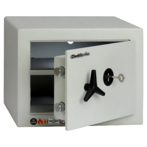 Being a key retaining lock means that the Chubbsafes HomeVault S2 Plus 25KL lock will hold its key when the door is open. When closed and the key removed, this is a locked safe, thus making it a fantastic security safe for the home.