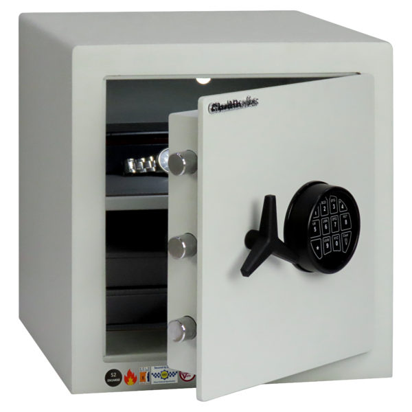 Supplied with a great quality electronic loc, propeller handle, rechargeable light, this Chubbsafes Homevault S2 Plus 40el is the perfect office safe.