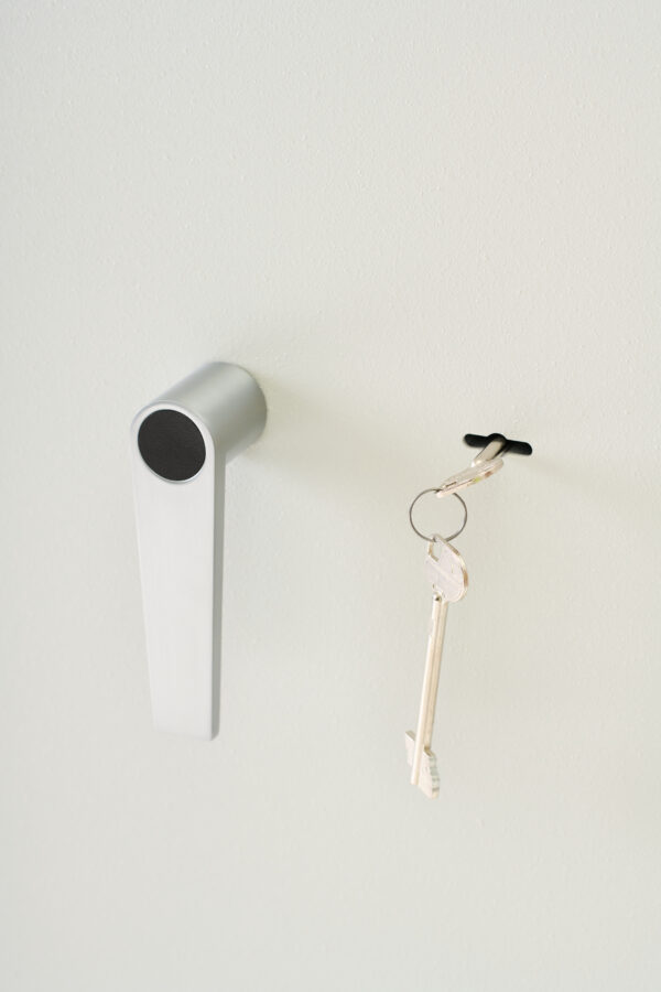Prisma Grade 1 image of handle and key lock.