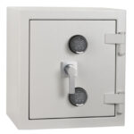 The DeRaat Prisma Euro Grade 4 size 0ee is a euro grade 4 commercial safe, office safe and retail safe that comes with a removable shelf and two electronic code locks.