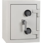 The De Raat Prisma Grade 4 1ee is a high quality euro grade 4 commercial safe, safe for the home and retail safe that comes supplied with two electroniccode locks. Its also available with twin key lock or key and electronic code lock.