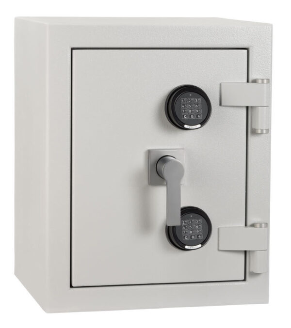 The De Raat Prisma Grade 4 1ee is a high quality euro grade 4 commercial safe, safe for the home and retail safe that comes supplied with two electroniccode locks. Its also available with twin key lock or key and electronic code lock.